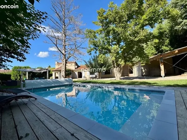 Maison 6 pièces 196 m²