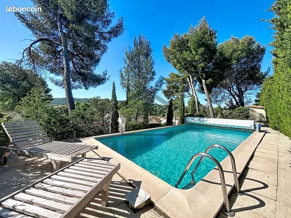Villa 6 pièces 145 m²