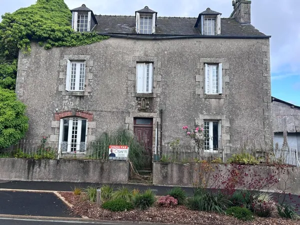 MAISON DE CARACTERE A RENOVER CENTRE ST POL DE LEON