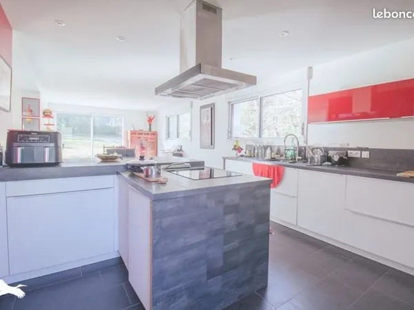 Maison 8 pièces 158 m²