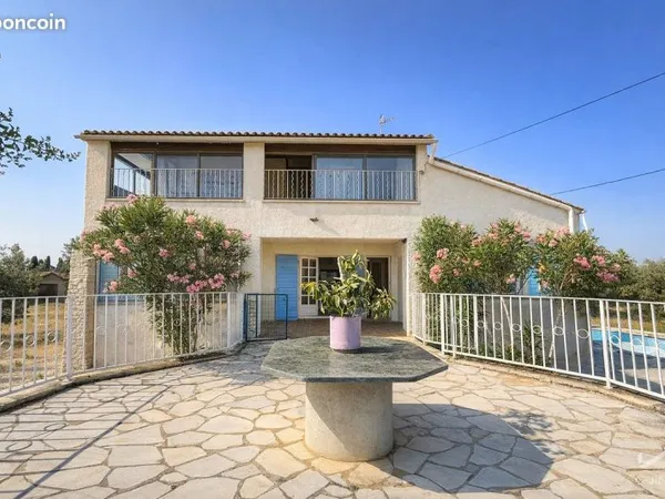 Propriété 8 pièces 160 m²