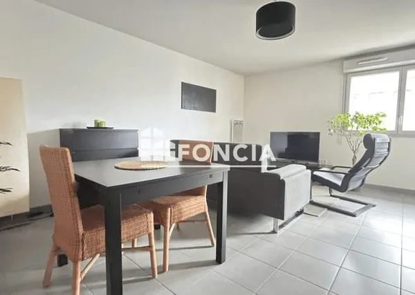 3 PIECES AVEC TERRASSE ET PARKING EN SOUS-SOL PRIVATIF