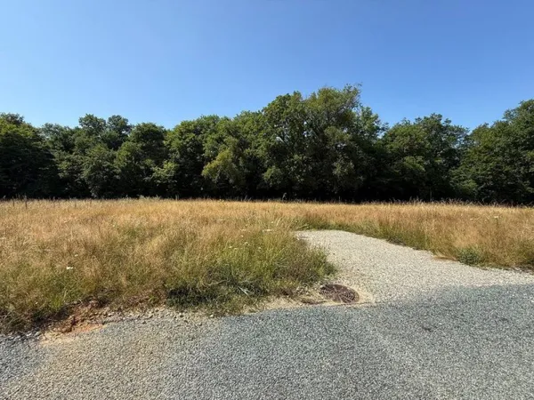 Magnifique lotissement entouré d' arbres