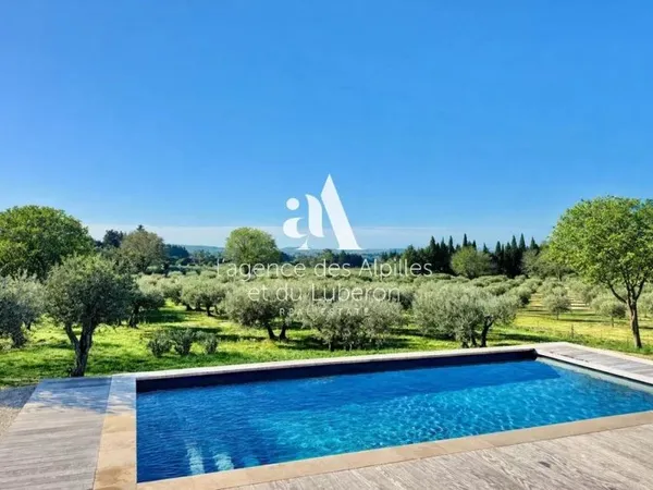 Villa 7 pièces 230 m²