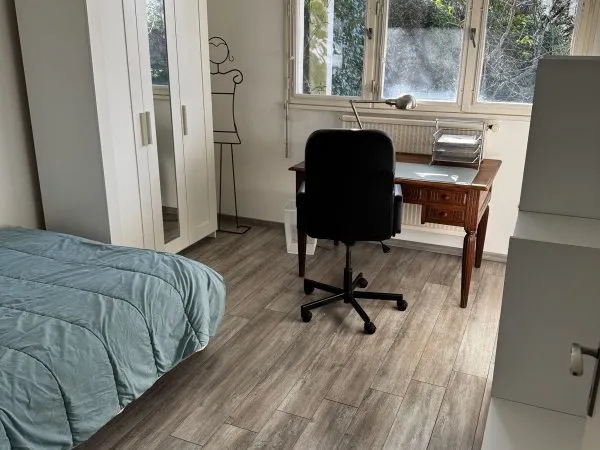 Loue chambre meublée- 14m² - maison chez l'habitant