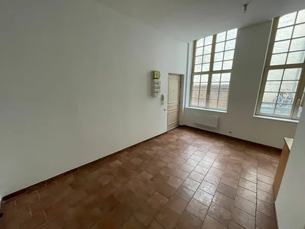 VIEUX LILLE - RUE BASSE - T3 EN RESIDENCE
