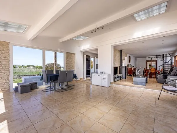 Maison 5 pièces 165 m²