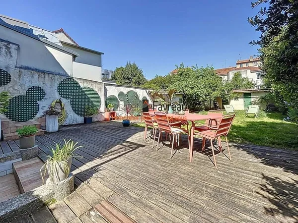 CHOISY-LE-ROI - Maison de ville de 105m² habitable avec 3 chambres, garage, terrasse, jardin et dépe