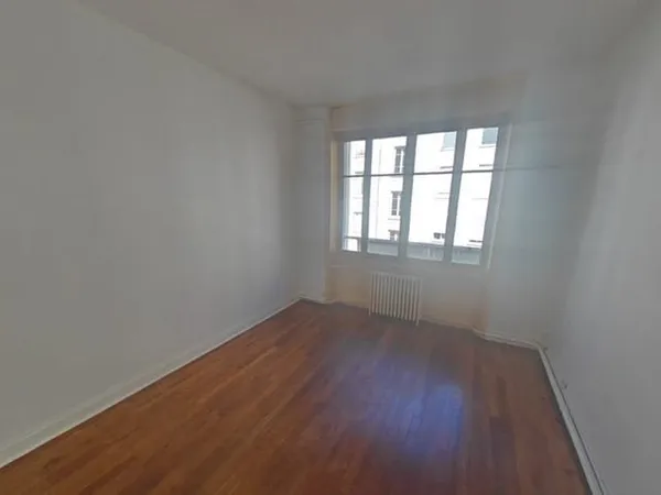 APPARTEMENT 3 PIECES // LYON 7 EME