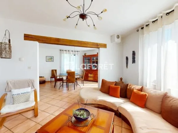 Maison 8 pièces 201 m²