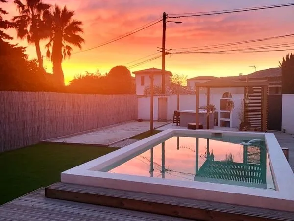 Villa contemporaine de plain-pied avec piscine - calme absolu à Marseillan
