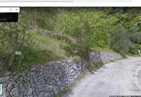 Terrain 380 m²