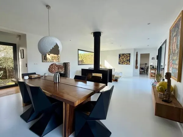 SAINT CAPRAIS DE BORDEAUX - Sublime maison contemporaine - 1