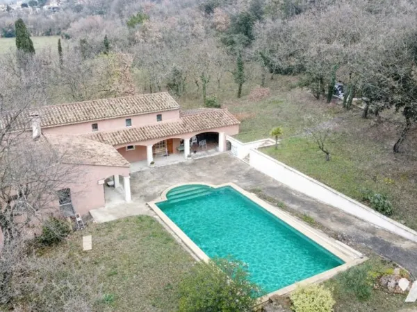 Maison 8 pièces 213 m²
