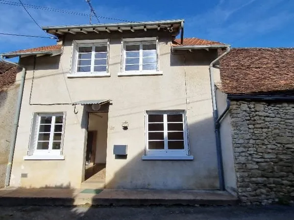 Maison sur la commune de Cherveix-Cubas / location non meubl