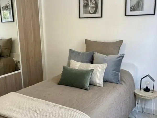 Appartement 6 pièces 16 m²