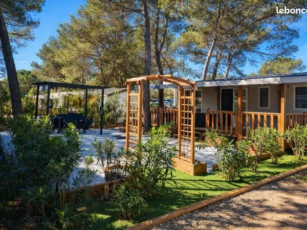 Mobil-home Luxe 3 chambres - Oasis Village 5⭐ - Parcelle rare 🌴