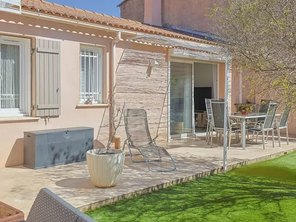 Maison T3 de 81 m2 - Plain pied - Jardin avec terrasse - Parking - Rénovée intérieur et extérieur