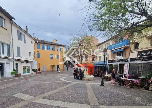 À VENDRE - SAINTE-MAXIME - DROIT AU BAIL RESTAURATION OU AUTRES