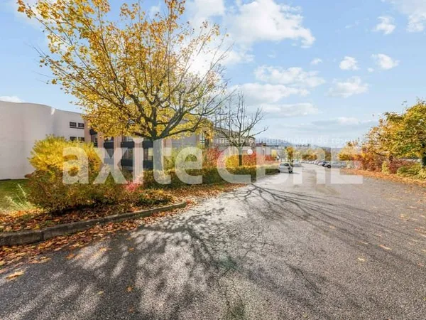 Bureau 437 m²