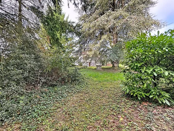 Terrain 602 m²