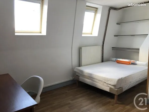 Chambre 1 pièce 13 m²