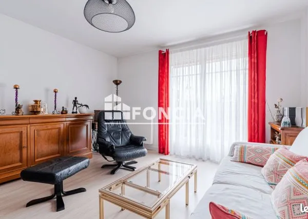 Ideal investisseur - saint cyr sur loire - central parc - type 2 avec jardin et parkings