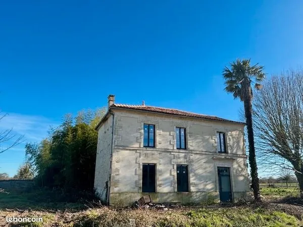 Maison en pierres à finir d'aménager