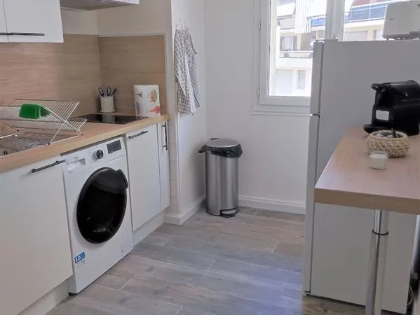 1 chambre TOULON Colocation de 3 personnes lumineuse/balcon
