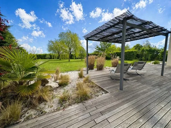 Maison contemporaine de 240 m2 habitables