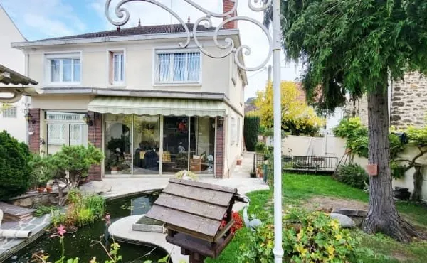 Maison 5 pièces 216 m²