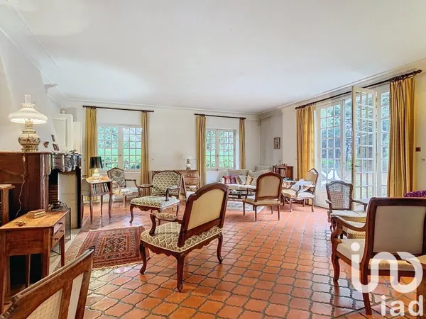 Maison 8 pièces 250 m²
