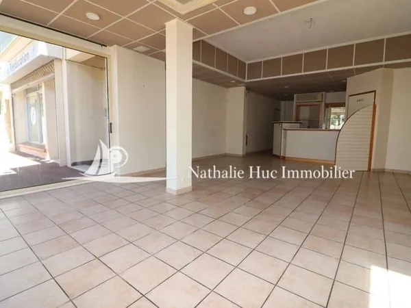 Local commercial 110 m²
