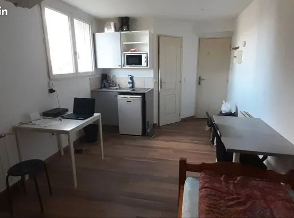 Studio meublé dans pavillon