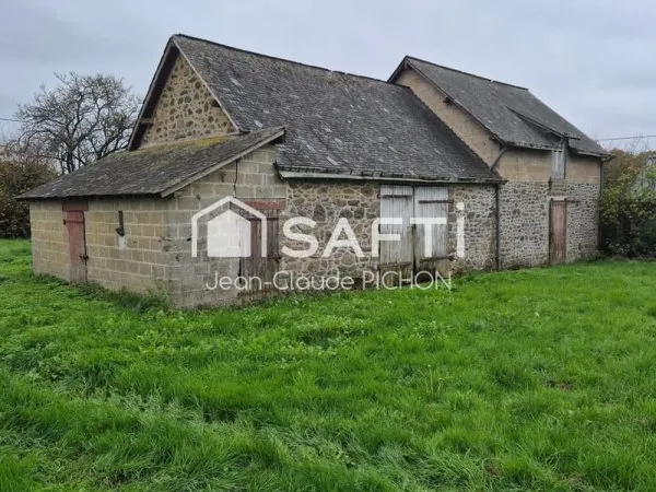 Longère à Rénover Entièrement sur la Commune d'Aron