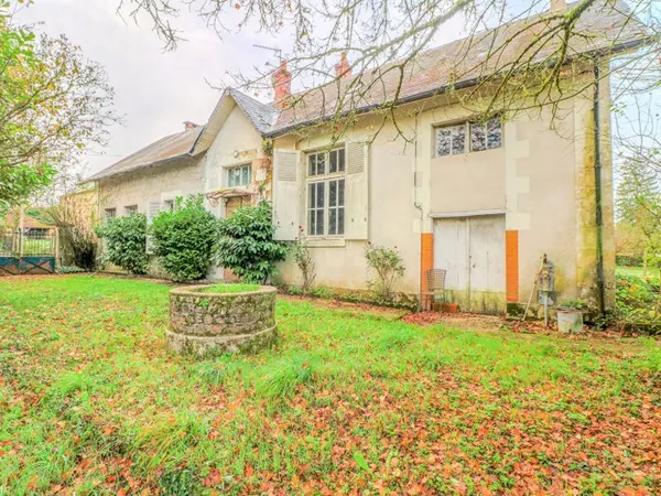 Maison Bona 134 m2, salon cathédrale, jardin, 2h30 de Paris, calme, résidence secondaire