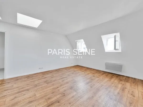 ** HAUSSMANN ** 2 pièces vide de 57 m² en parfait état !