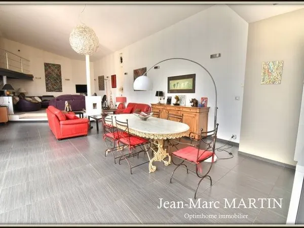 Maison 7 pièces 258 m²