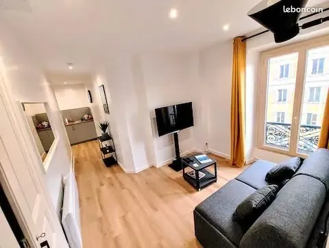 Studio 28 m² - Grand Hôtel - Centre Aix-les-Bains - Rénové - Idéal investisseur ou pied-à-terre