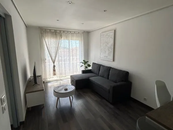 À louer - Superbe T2 meublé de 36 m² avec terrasse, parking et cave - Toulon Bas Faron