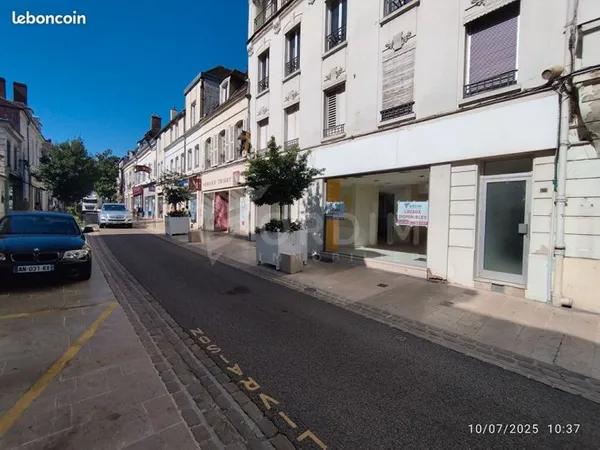 Local commercial 128 m² AUXERRE