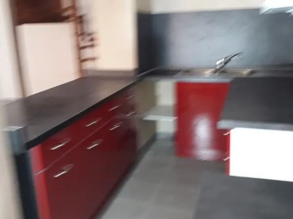 Maison de rue entièrement rénovée , 80m 2