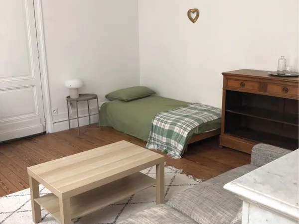 Loue chambre meublée
