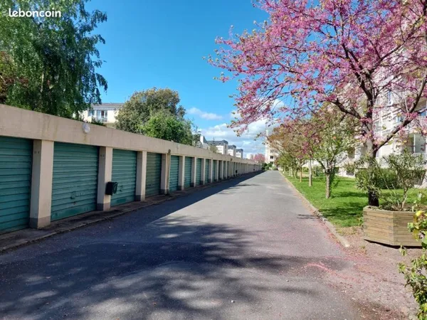 Garage Box Fermé - Bd Bédier - Quartier Orgémont / Parc Arboretum