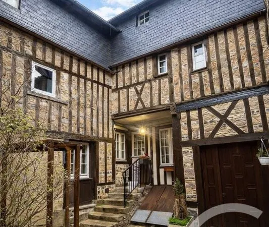 Maison 5 pièces 174 m²