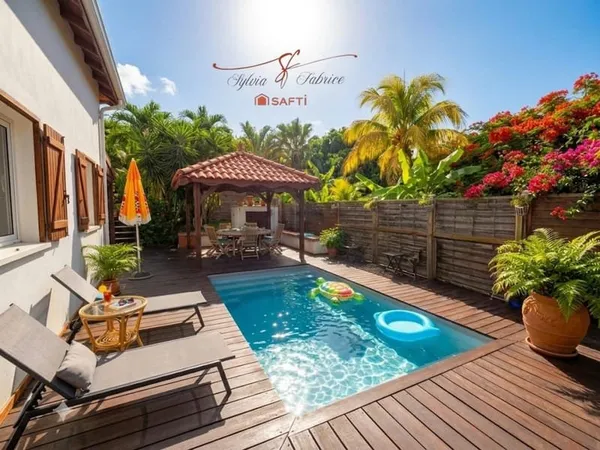 Villa avec piscine + studio indépendant à Sainte-Anne