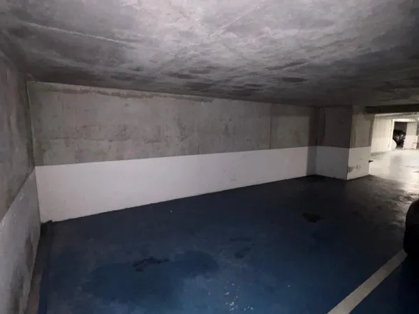 Vends parking - 31m²