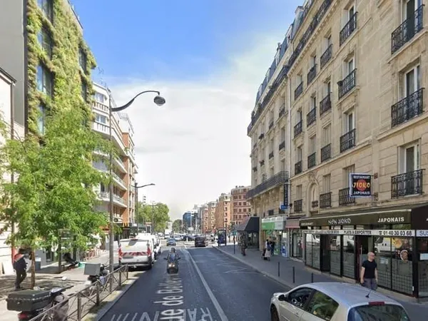 Boutique 2 pièces 153 m²