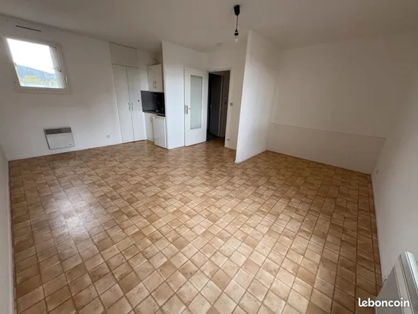 En Exclusivité, Studio à proximité Centre Ville, avec place de parking privée, Idéal Investissement 