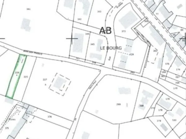 Terrain constructible en plein centre bourg